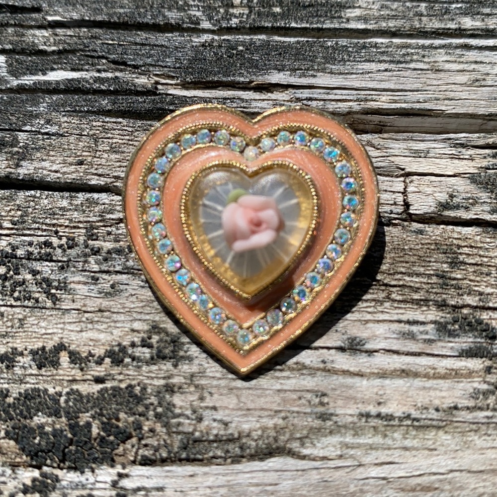 Exquisite Heart Pin